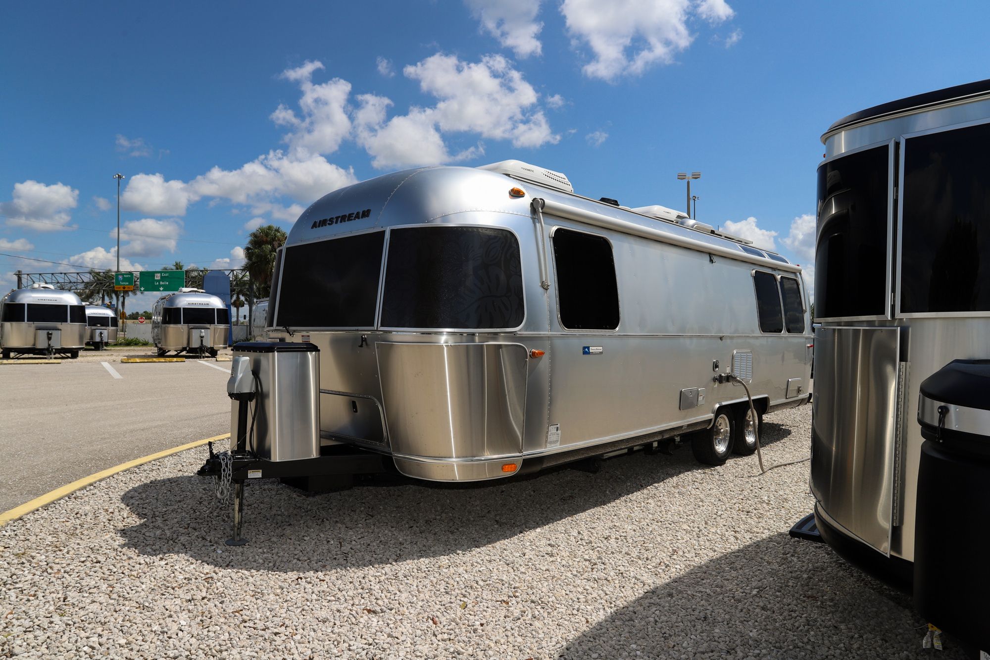 Used 2019 Airstream Tommy Bahama 27FB Travel Trailer  For Sale