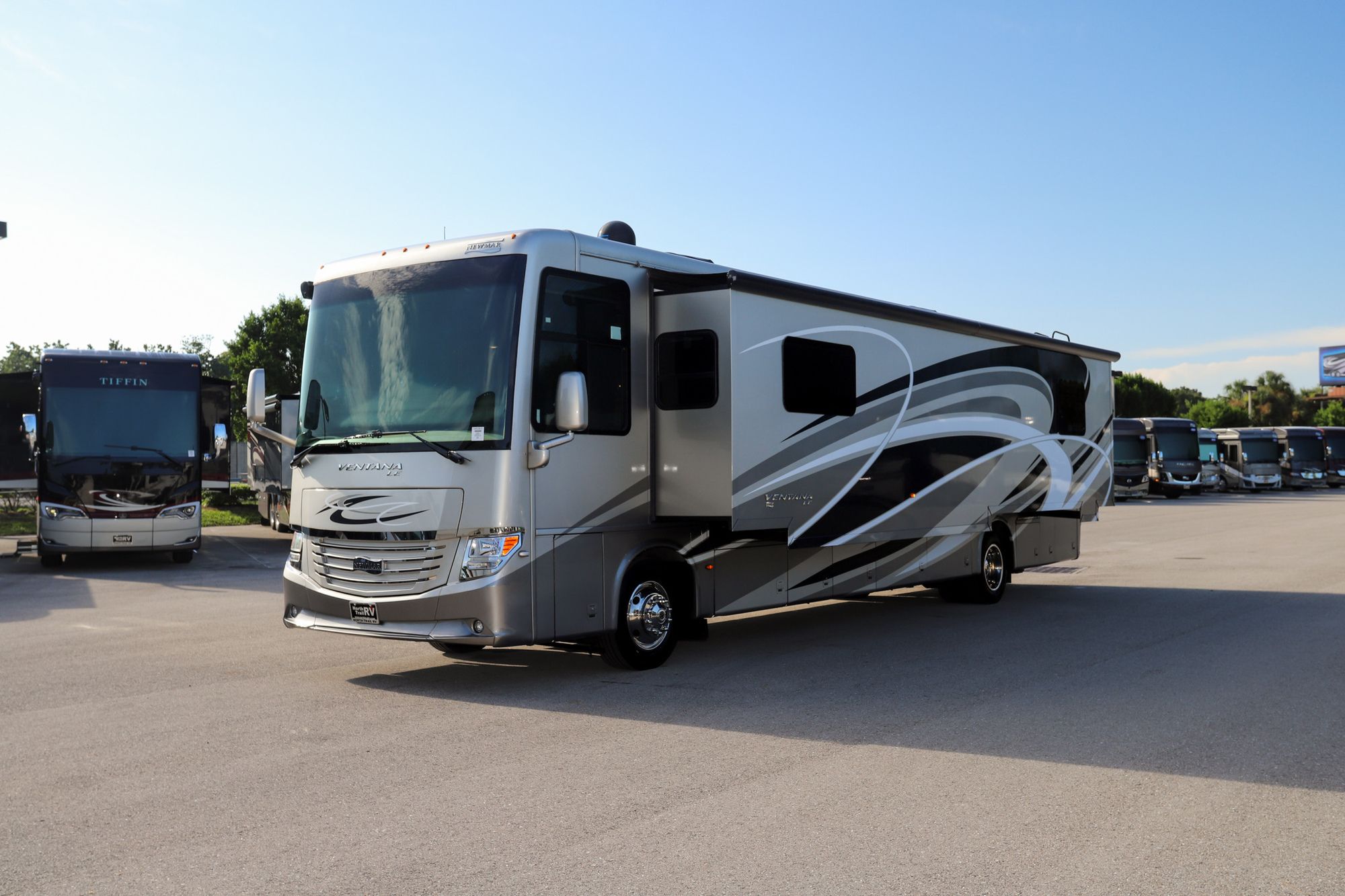 Used 2019 Newmar Ventana Le 4045 Class A  For Sale