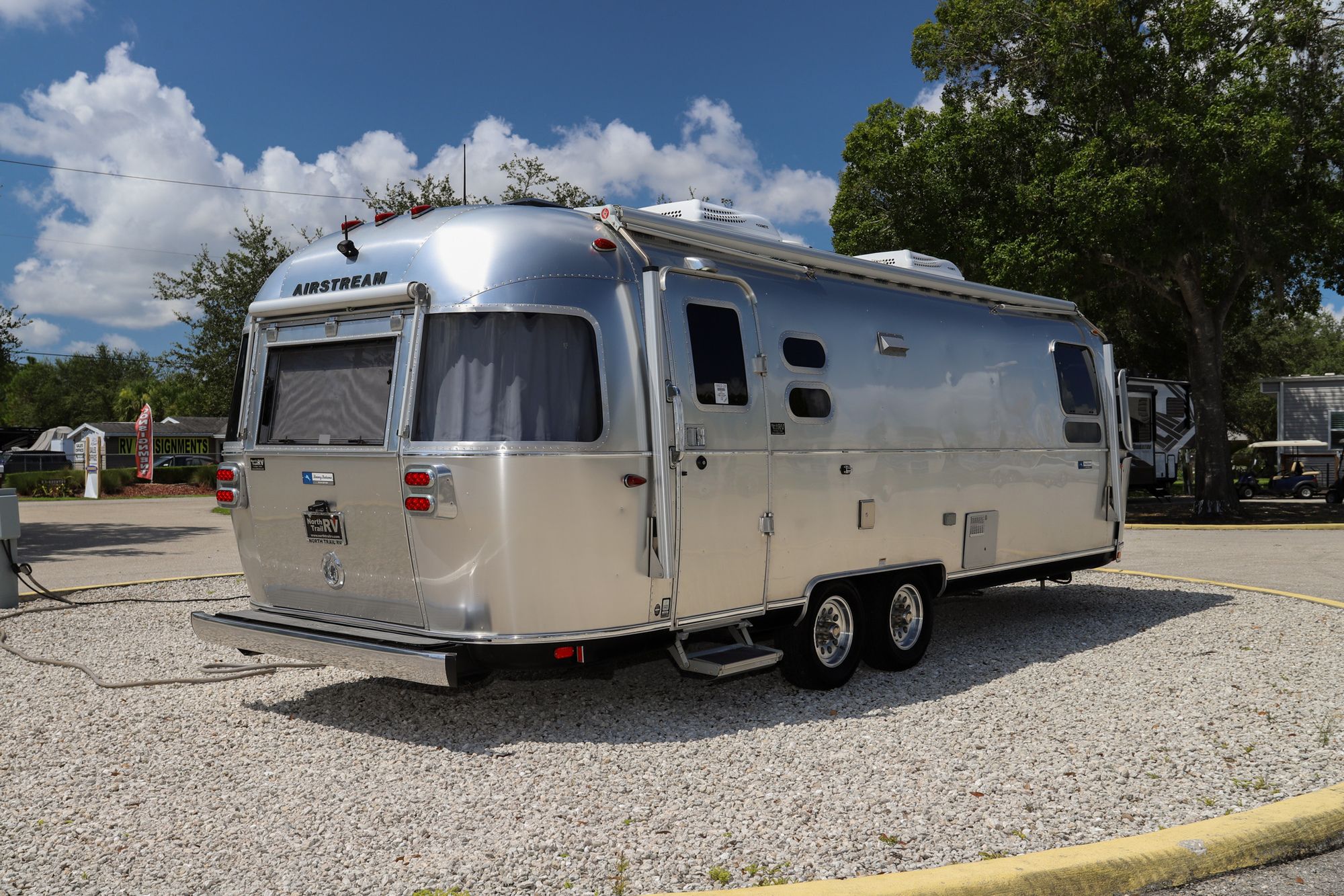 Used 2019 Airstream Tommy Bahama 27FB Travel Trailer  For Sale