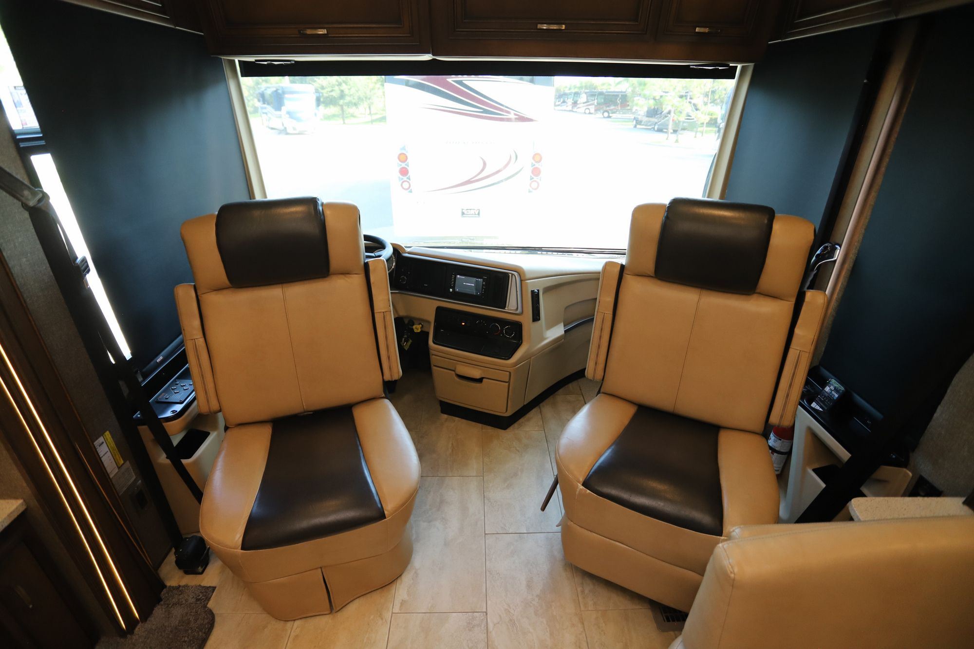 Used 2019 Newmar Ventana Le 4045 Class A  For Sale