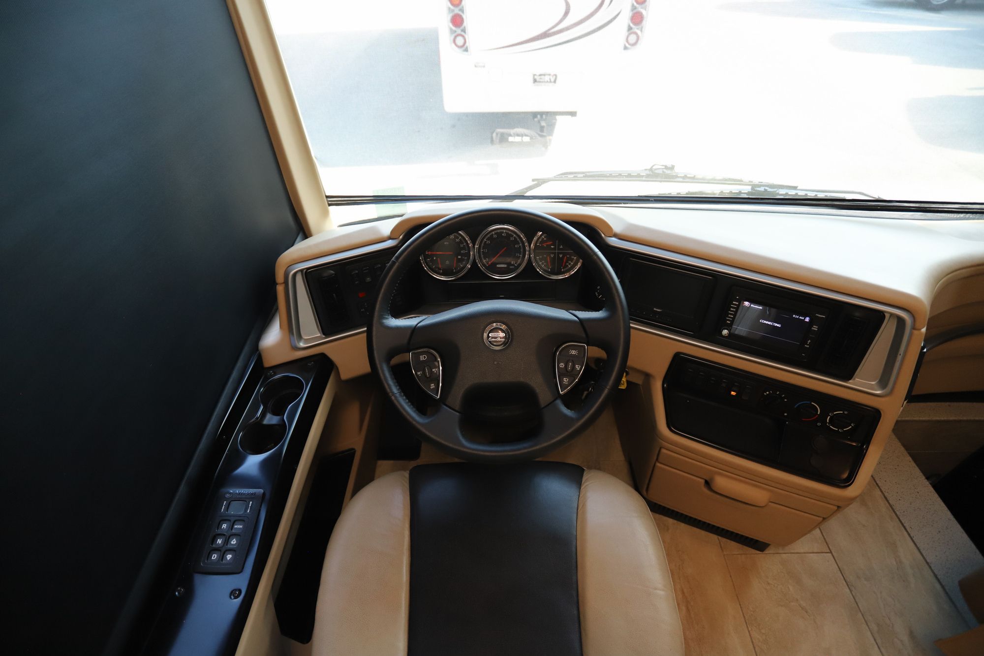 Used 2019 Newmar Ventana Le 4045 Class A  For Sale