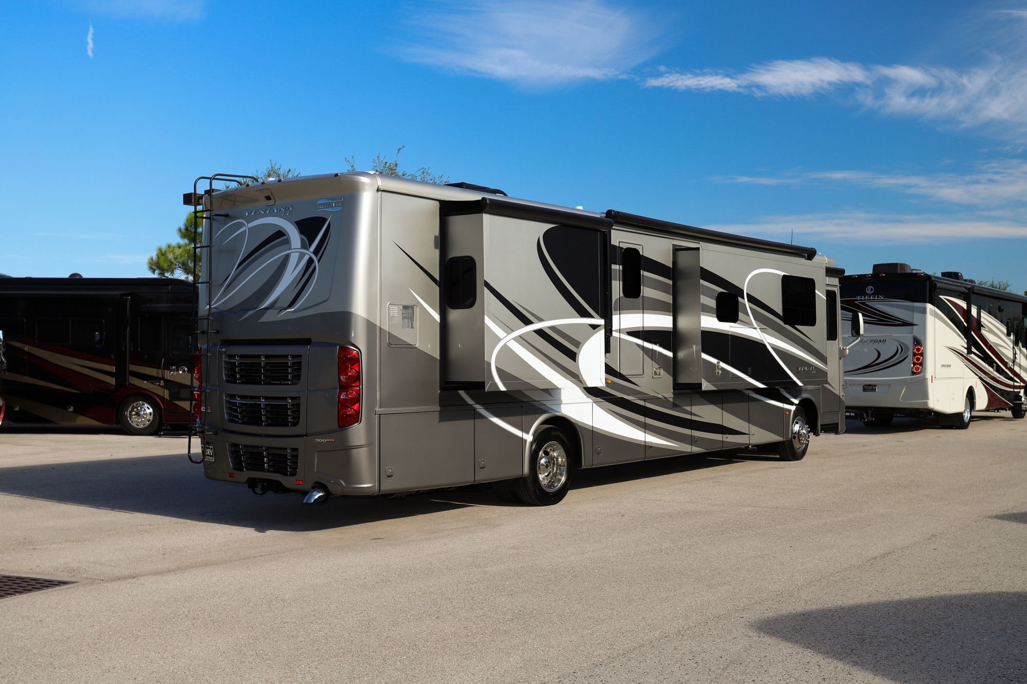 Used 2019 Newmar Ventana Le 4045 Class A  For Sale