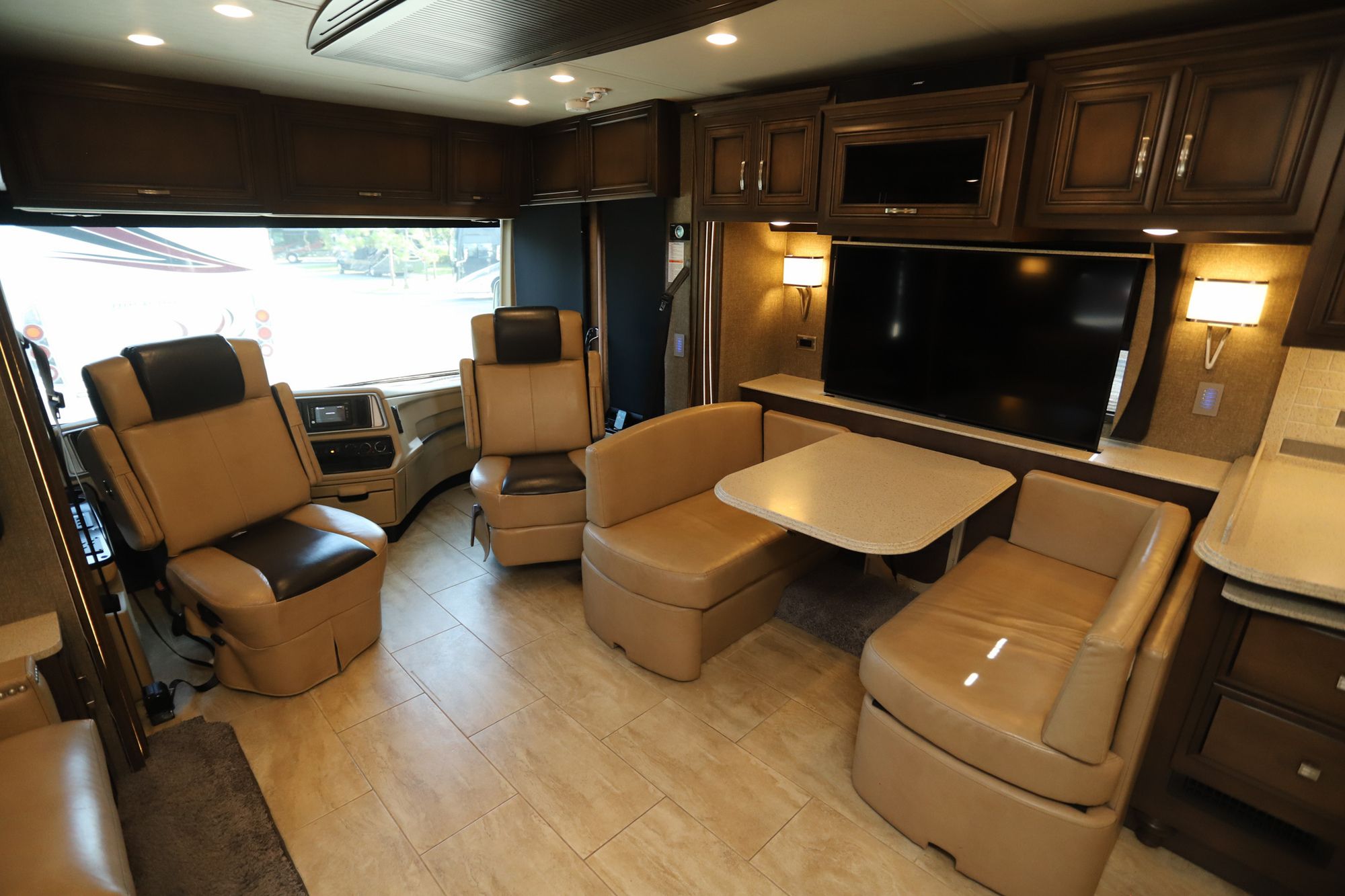 Used 2019 Newmar Ventana Le 4045 Class A  For Sale