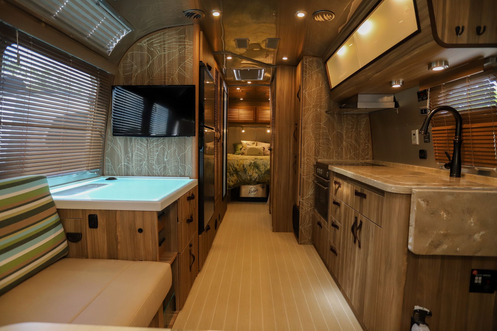 Used 2019 Airstream Tommy Bahama 27FB Travel Trailer  For Sale