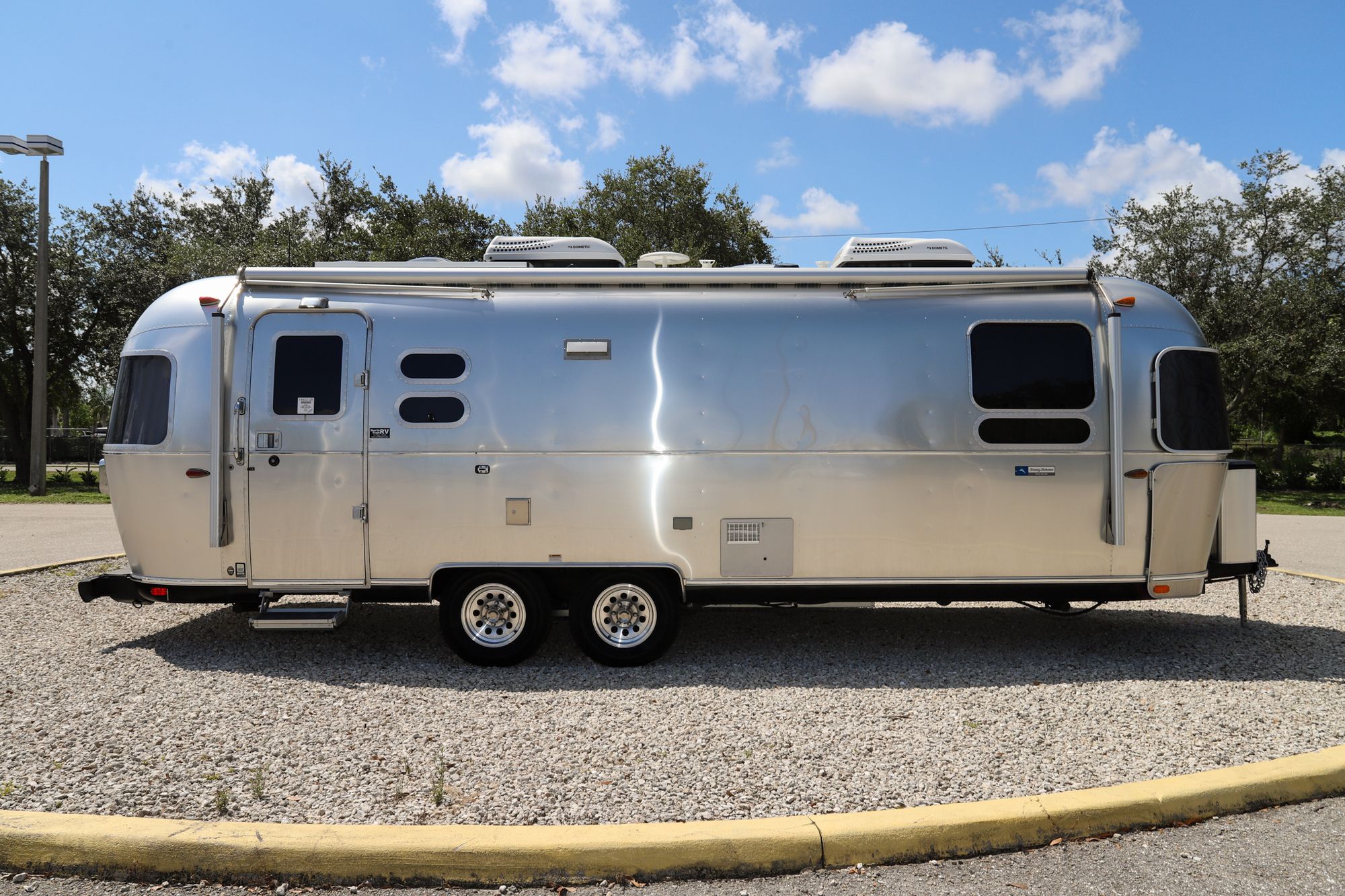 Used 2019 Airstream Tommy Bahama 27FB Travel Trailer  For Sale