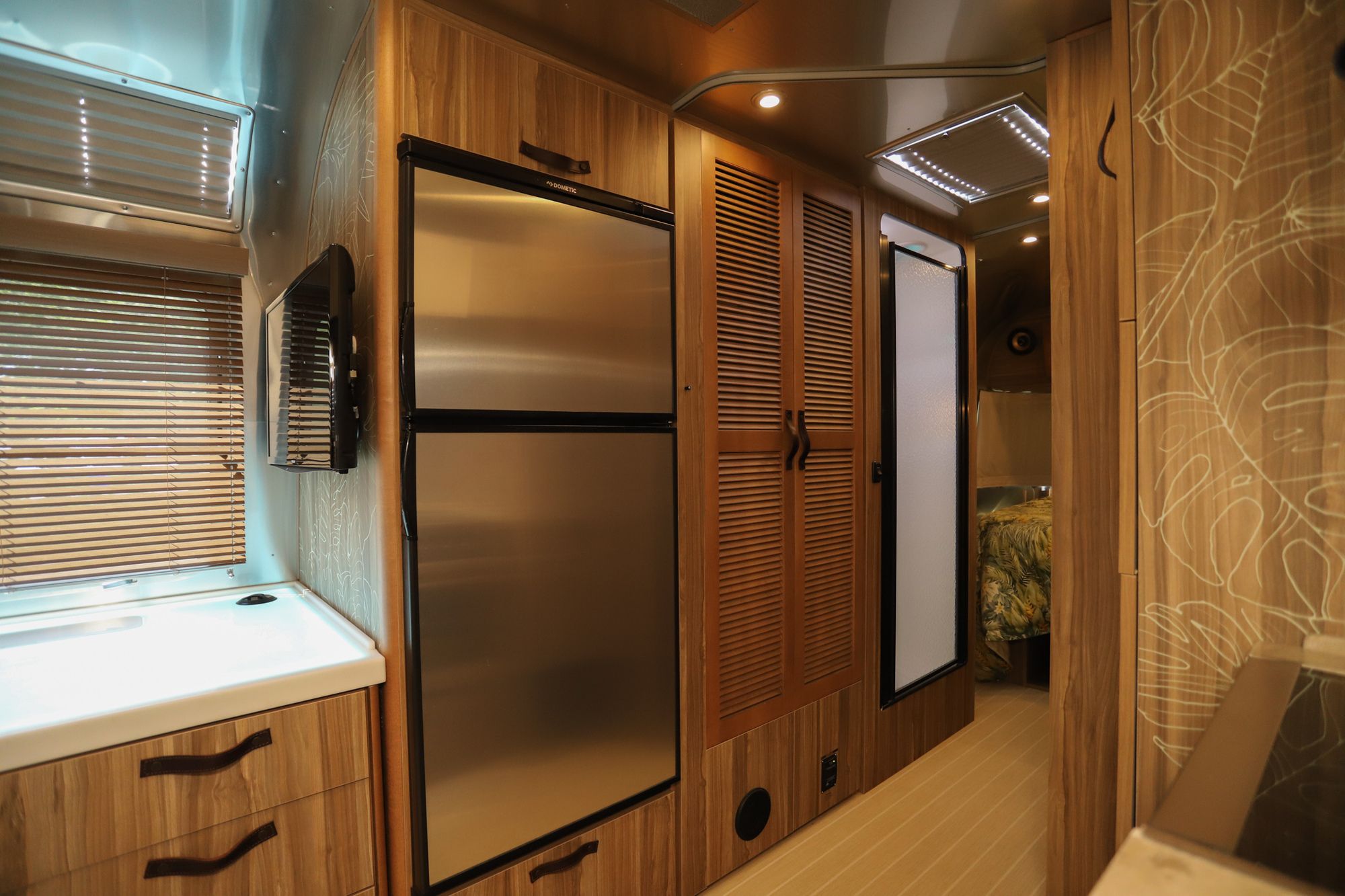 Used 2019 Airstream Tommy Bahama 27FB Travel Trailer  For Sale