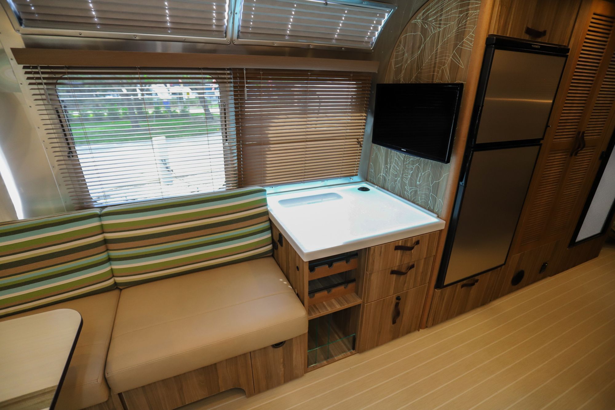 Used 2019 Airstream Tommy Bahama 27FB Travel Trailer  For Sale