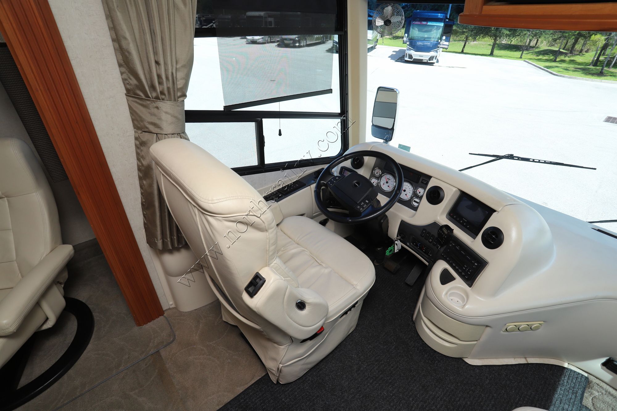 Used 2006 Four Winds Mandalay 40G Class A  For Sale