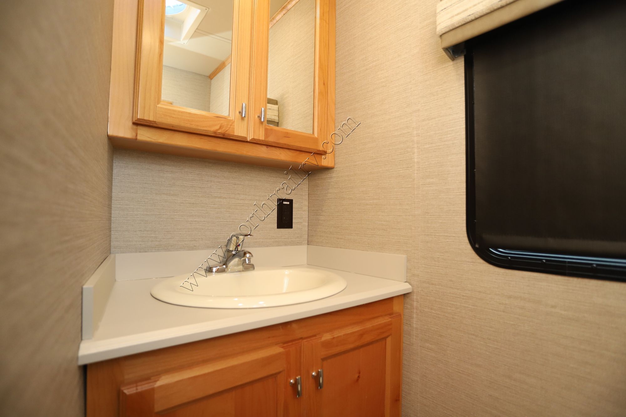 Used 2021 Tiffin Motor Homes Allegro Red 38LL Class A  For Sale