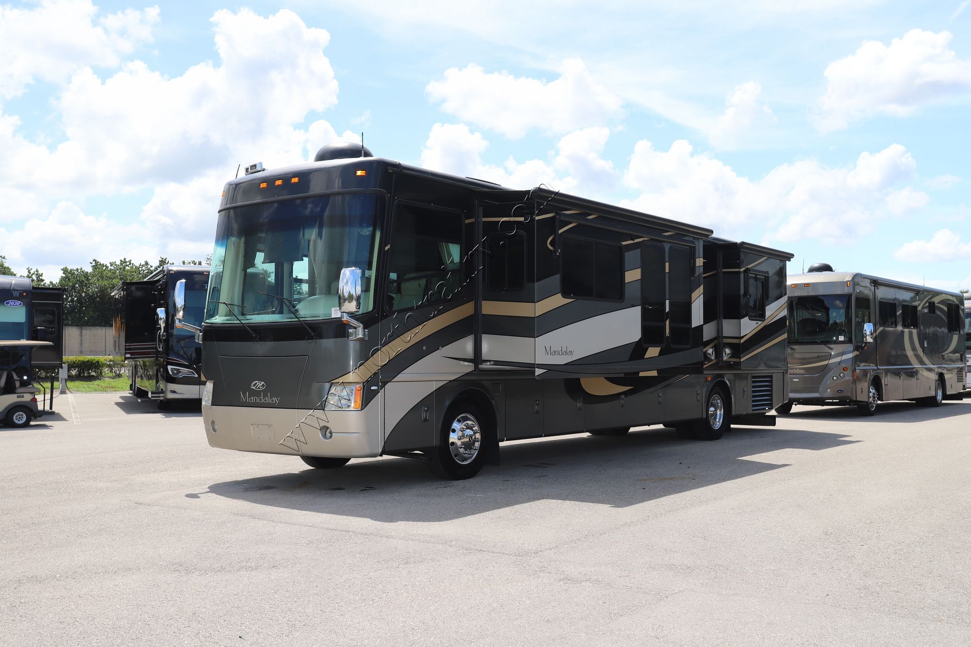 Used 2006 Four Winds Mandalay 40G Class A  For Sale