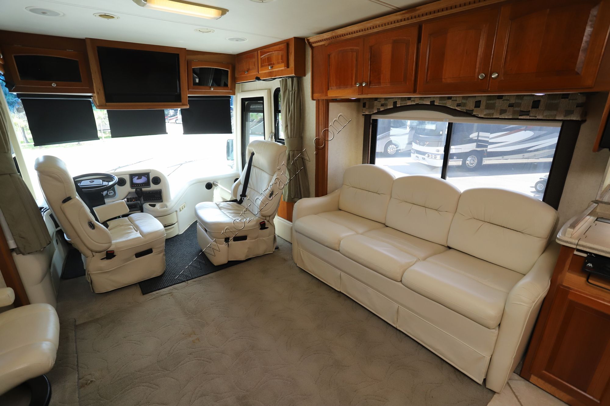 Used 2006 Four Winds Mandalay 40G Class A  For Sale