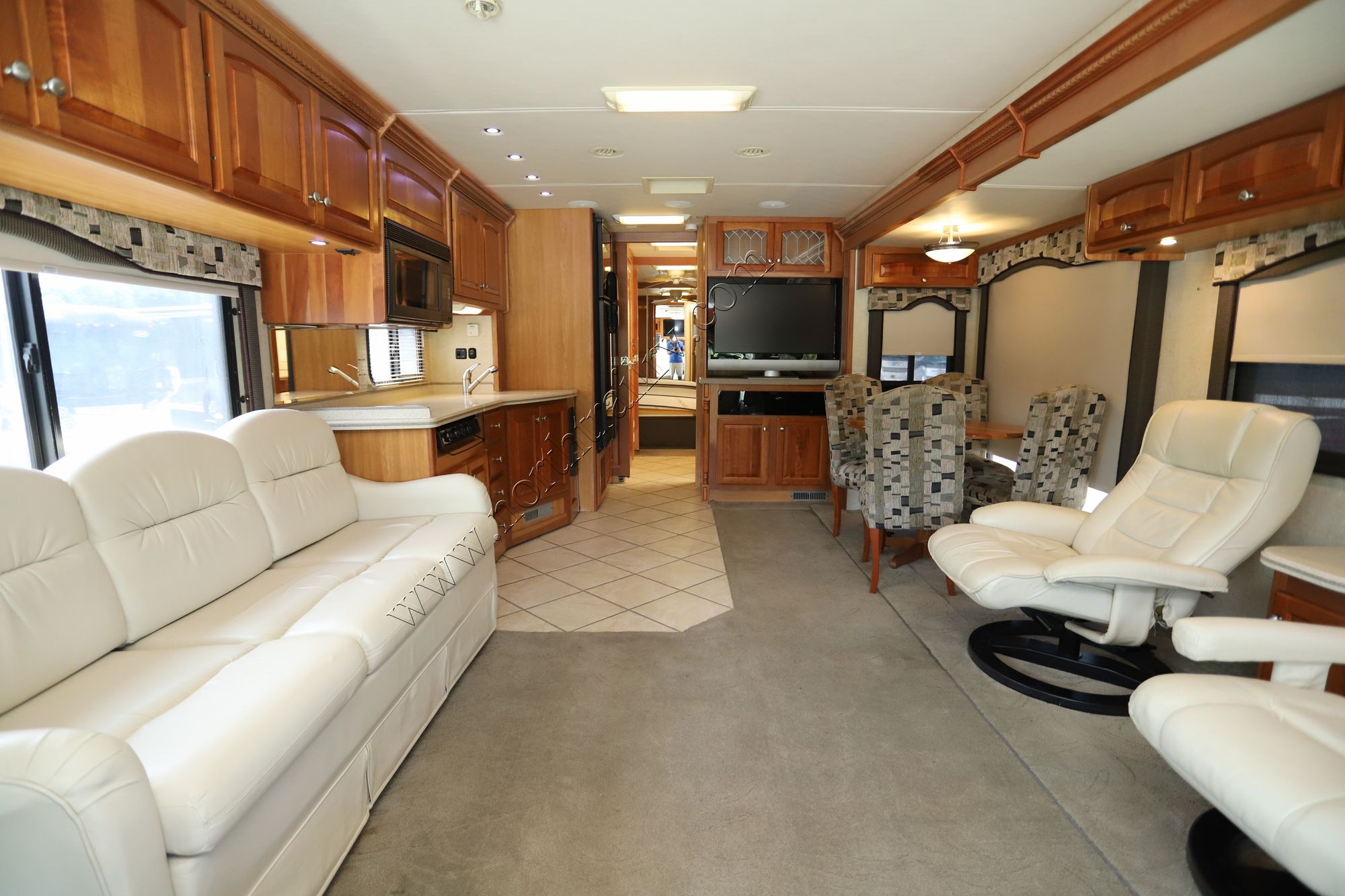 Used 2006 Four Winds Mandalay 40G Class A  For Sale