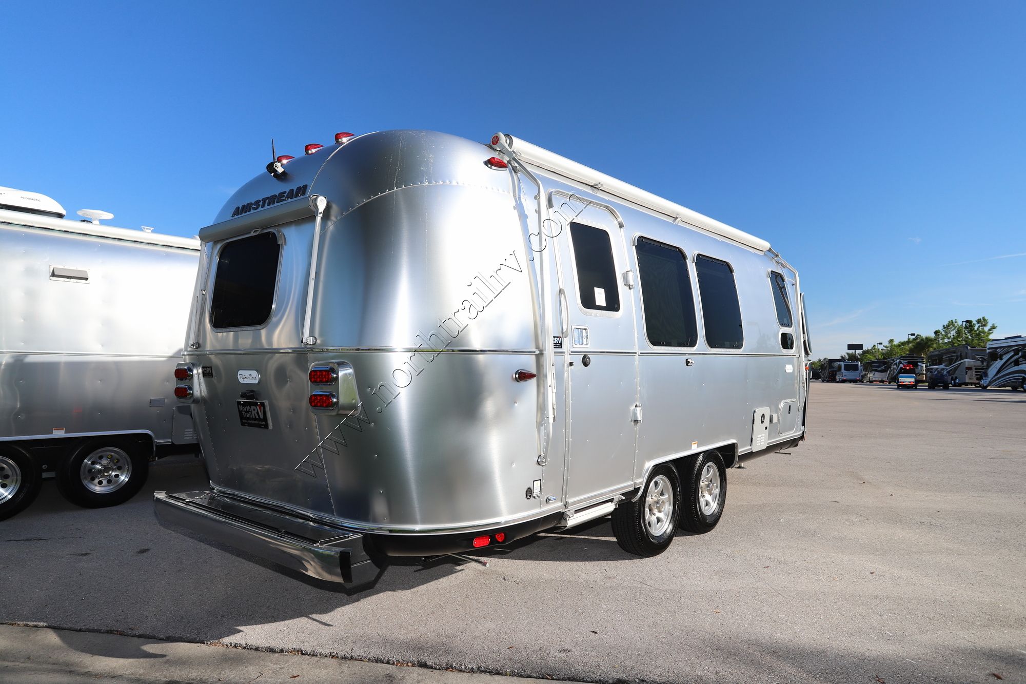 New 2023 Airstream Flying Cloud 23FB Travel Trailer  For Sale