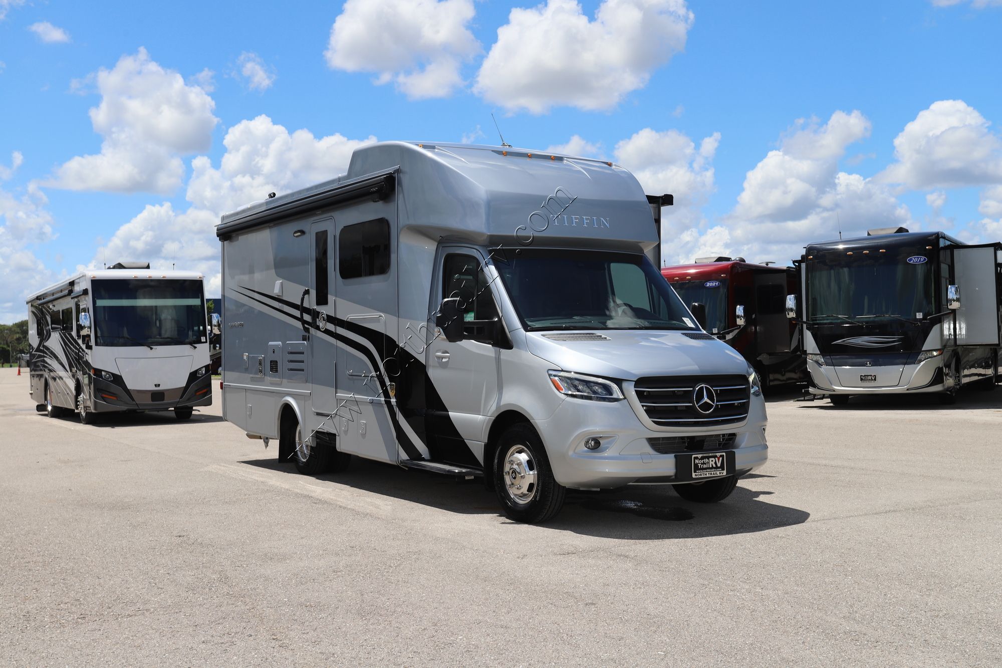 New 2023 Tiffin Motor Homes Wayfarer 25JW Class C  For Sale