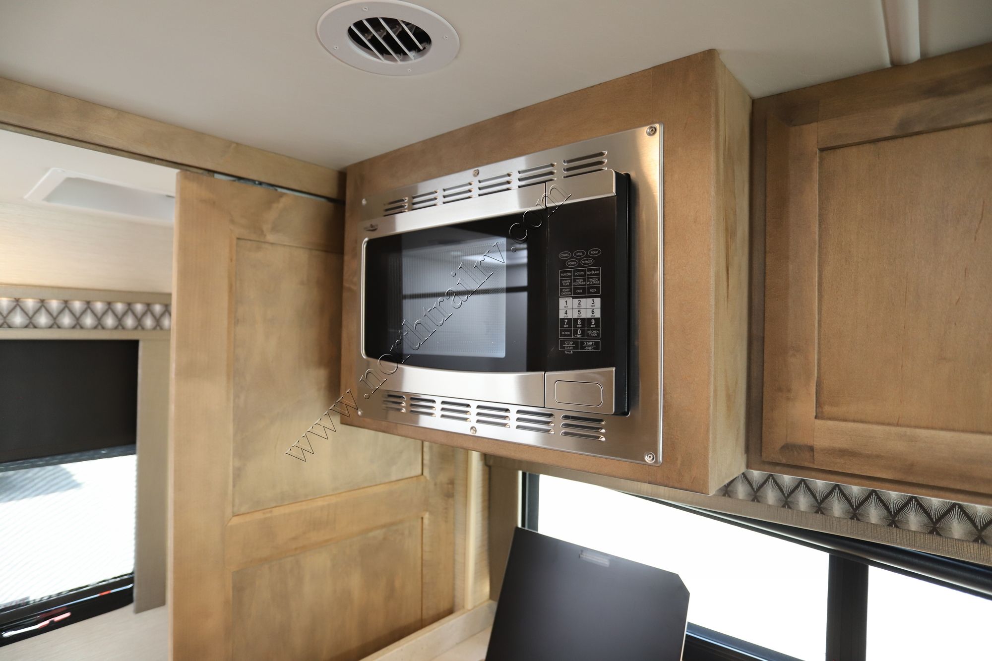 New 2023 Tiffin Motor Homes Wayfarer 25JW Class C  For Sale