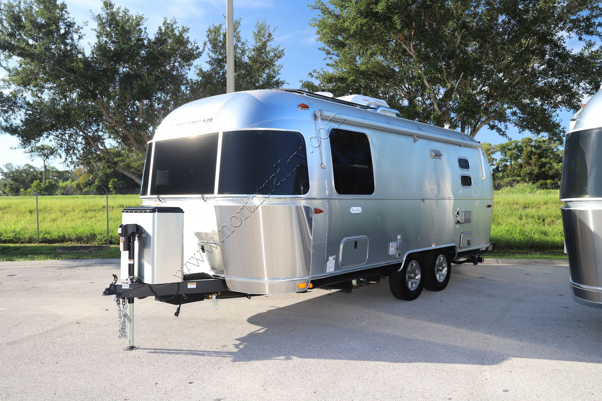 New 2023 Airstream Flying Cloud 23FB Travel Trailer  For Sale