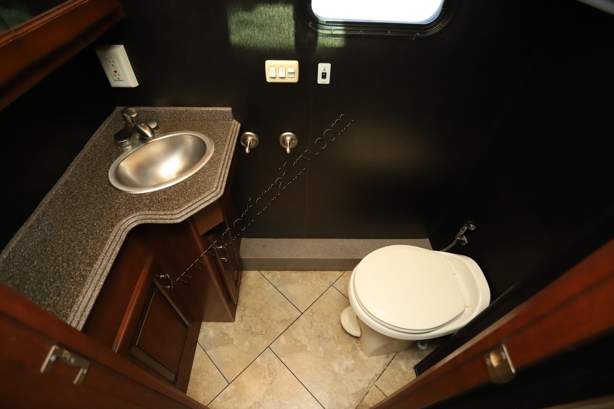 Used 2012 Newmar Ventana Le 3634 Class A  For Sale