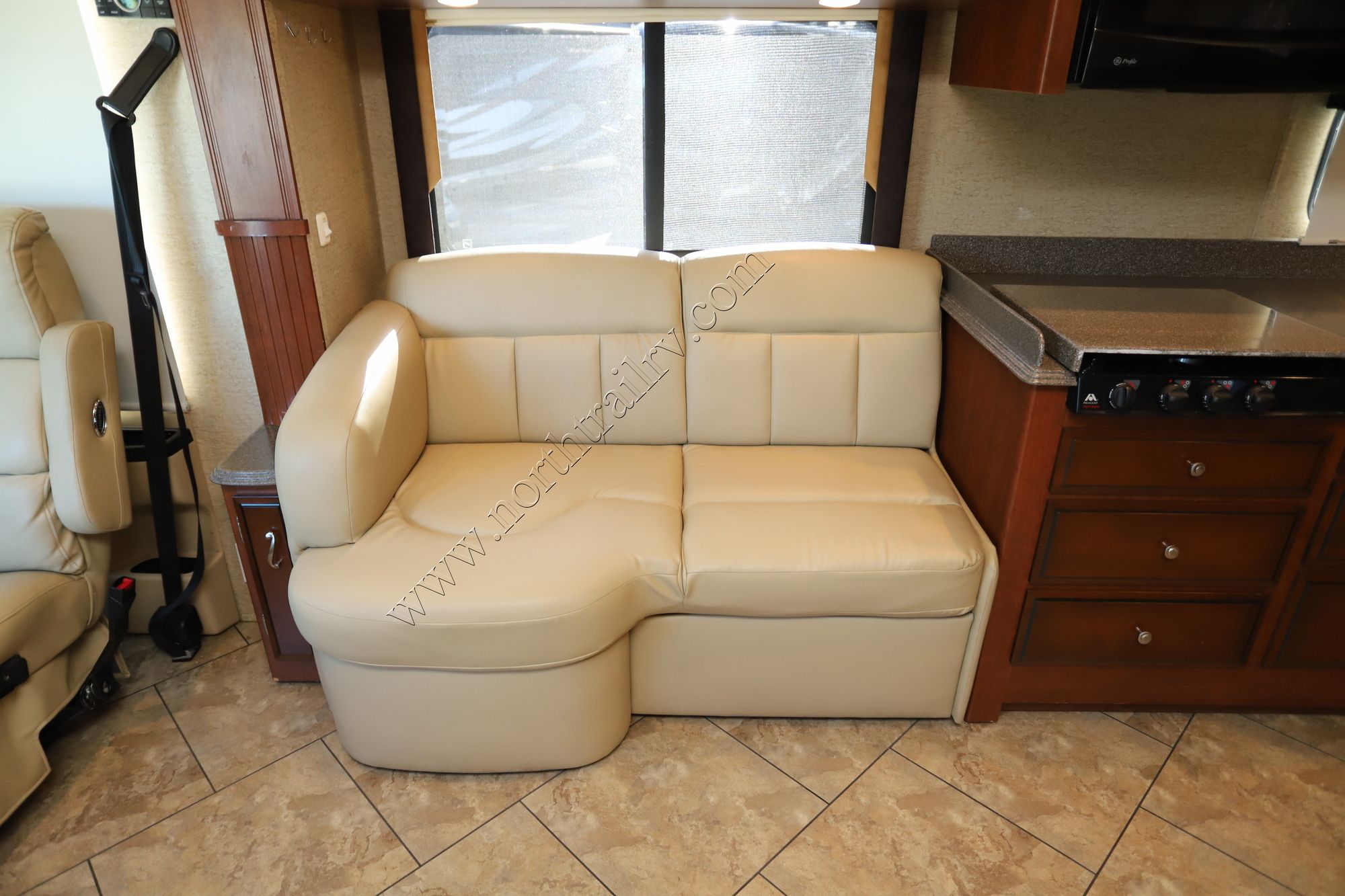 Used 2012 Newmar Ventana Le 3634 Class A  For Sale