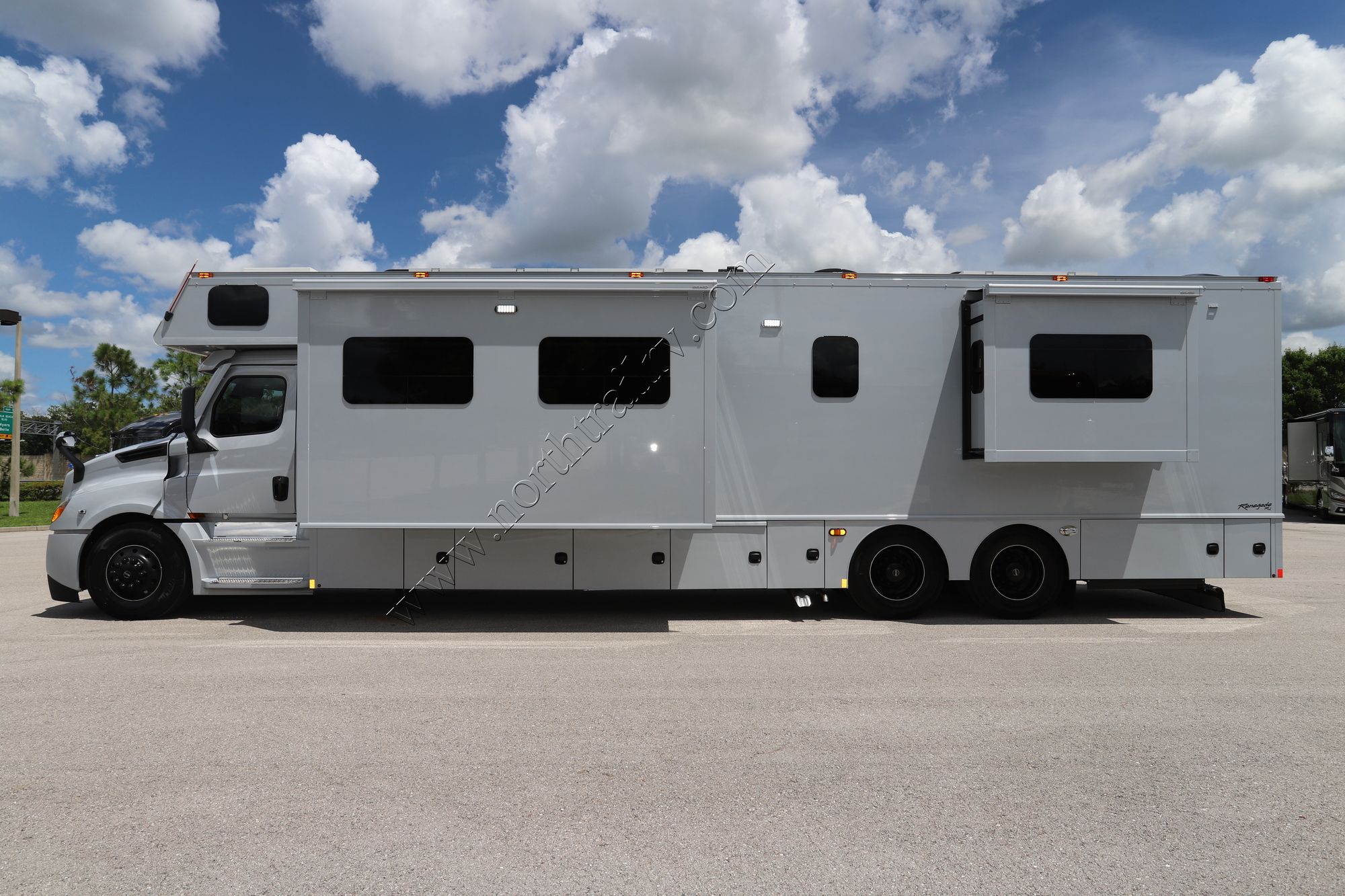 New 2023 Renegade Rv Classic 45CBF Super C  For Sale