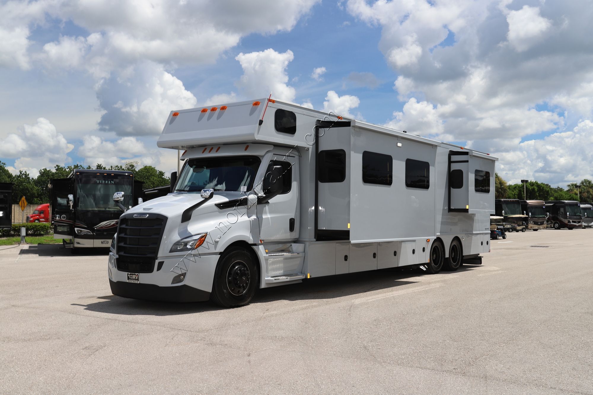 New 2023 Renegade Rv Classic 45CBF Super C  For Sale