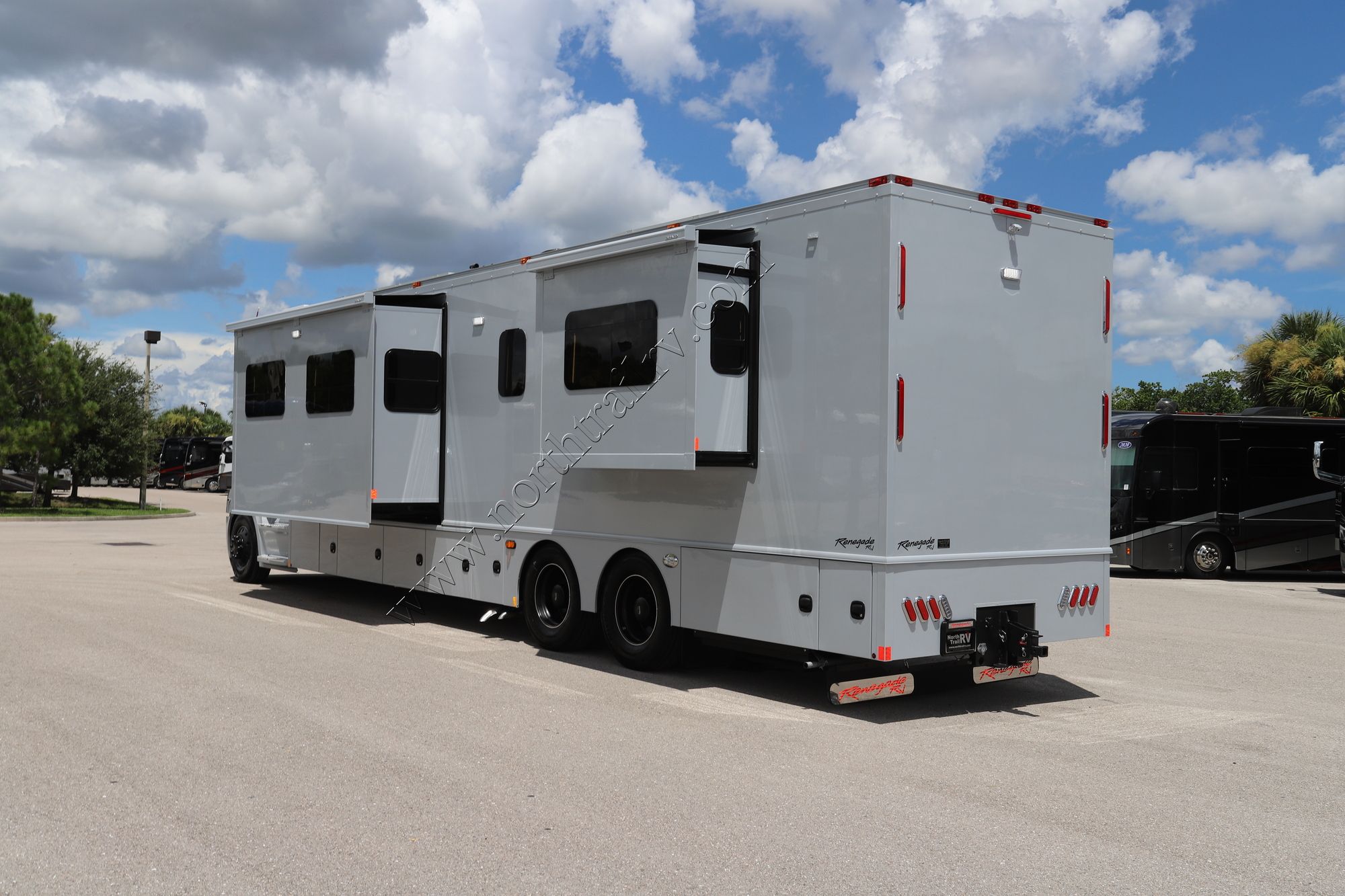 New 2023 Renegade Rv Classic 45CBF Super C  For Sale