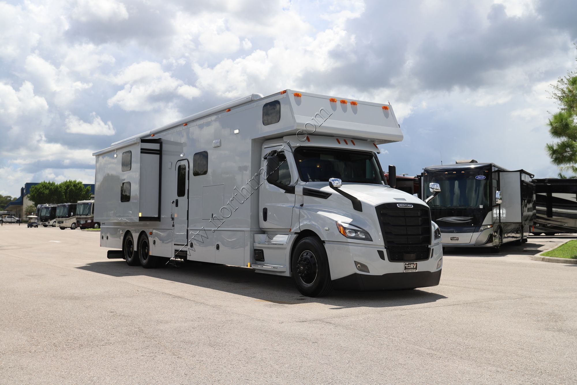 New 2023 Renegade Rv Classic 45CBF Super C  For Sale