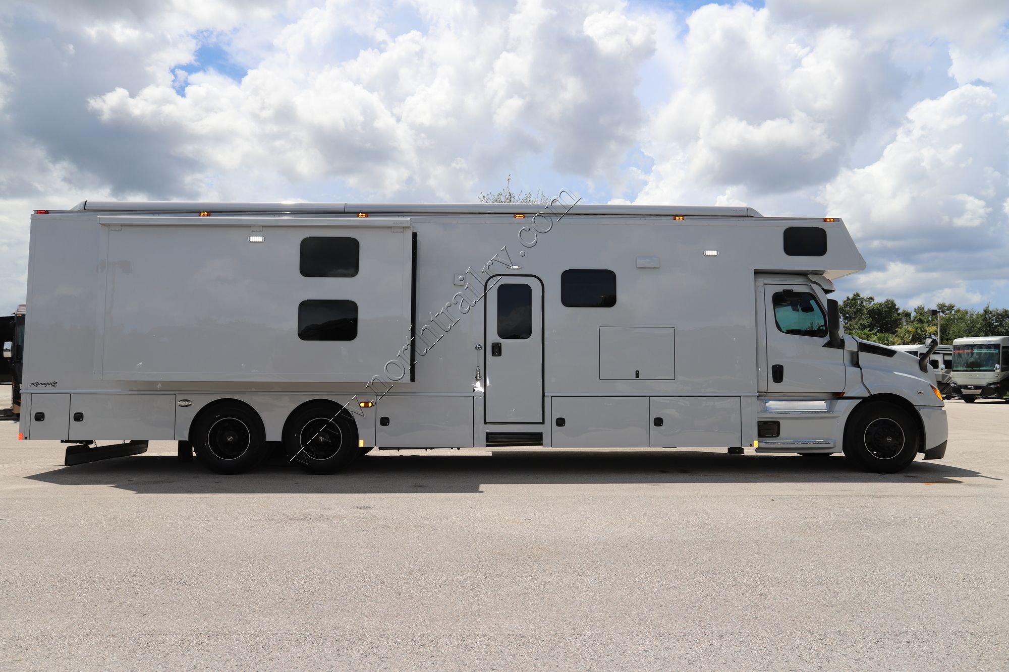 New 2023 Renegade Rv Classic 45CBF Super C  For Sale