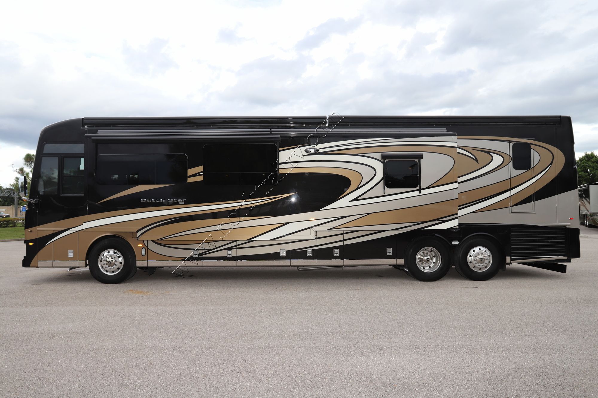 New 2022 Newmar Dutch Star 4369 Class A  For Sale