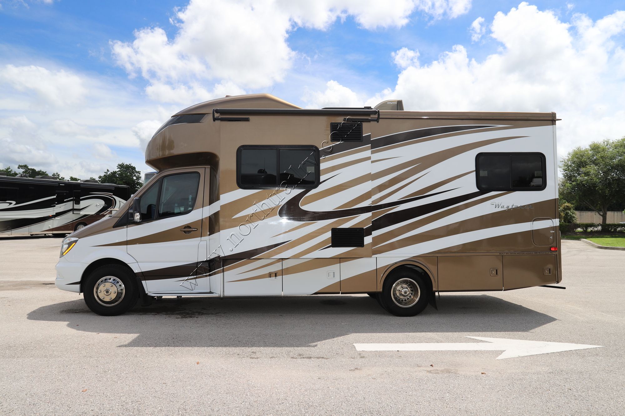 Used 2018 Tiffin Motor Homes Wayfarer 24TW Class C  For Sale