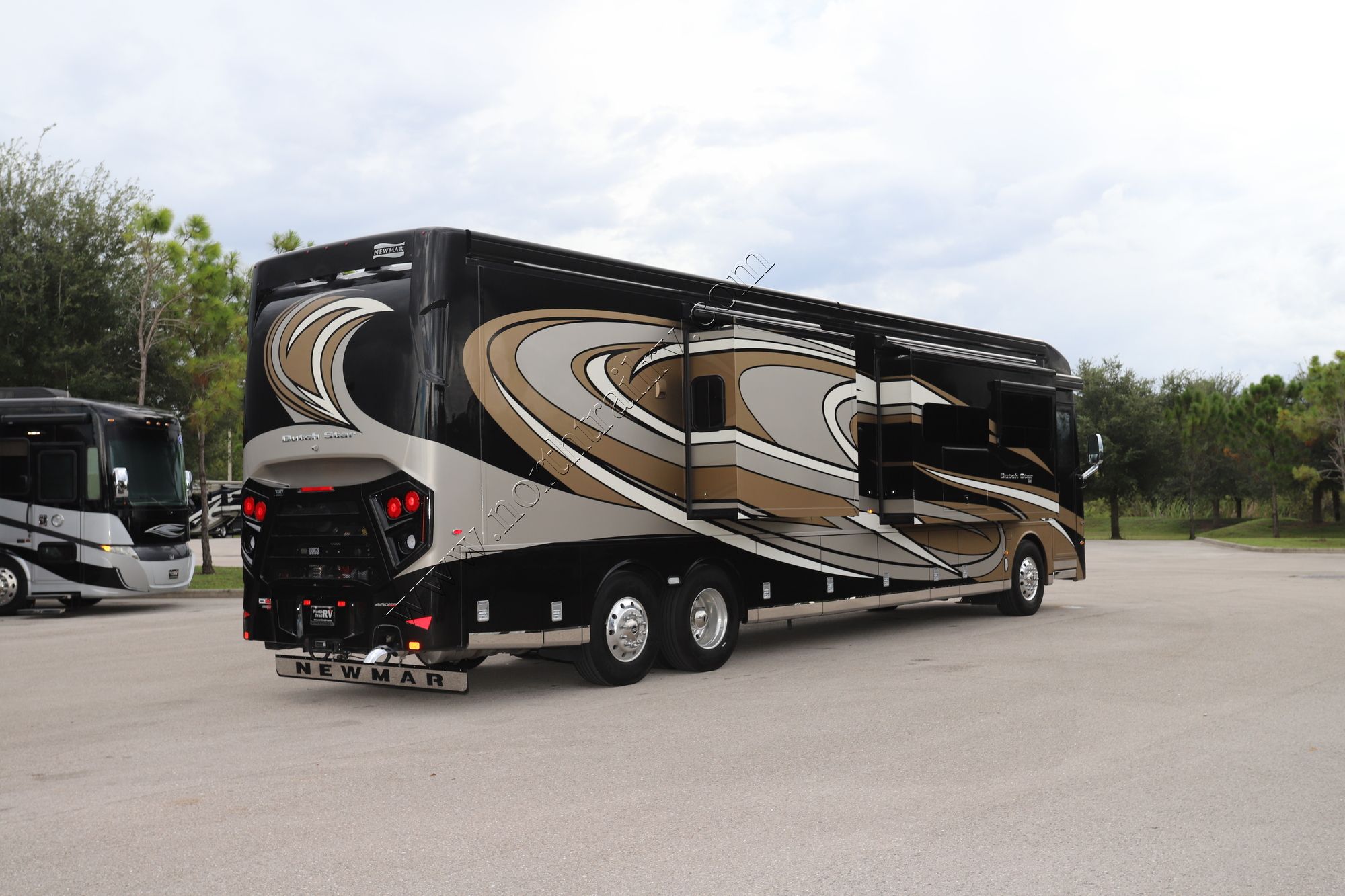New 2022 Newmar Dutch Star 4369 Class A  For Sale
