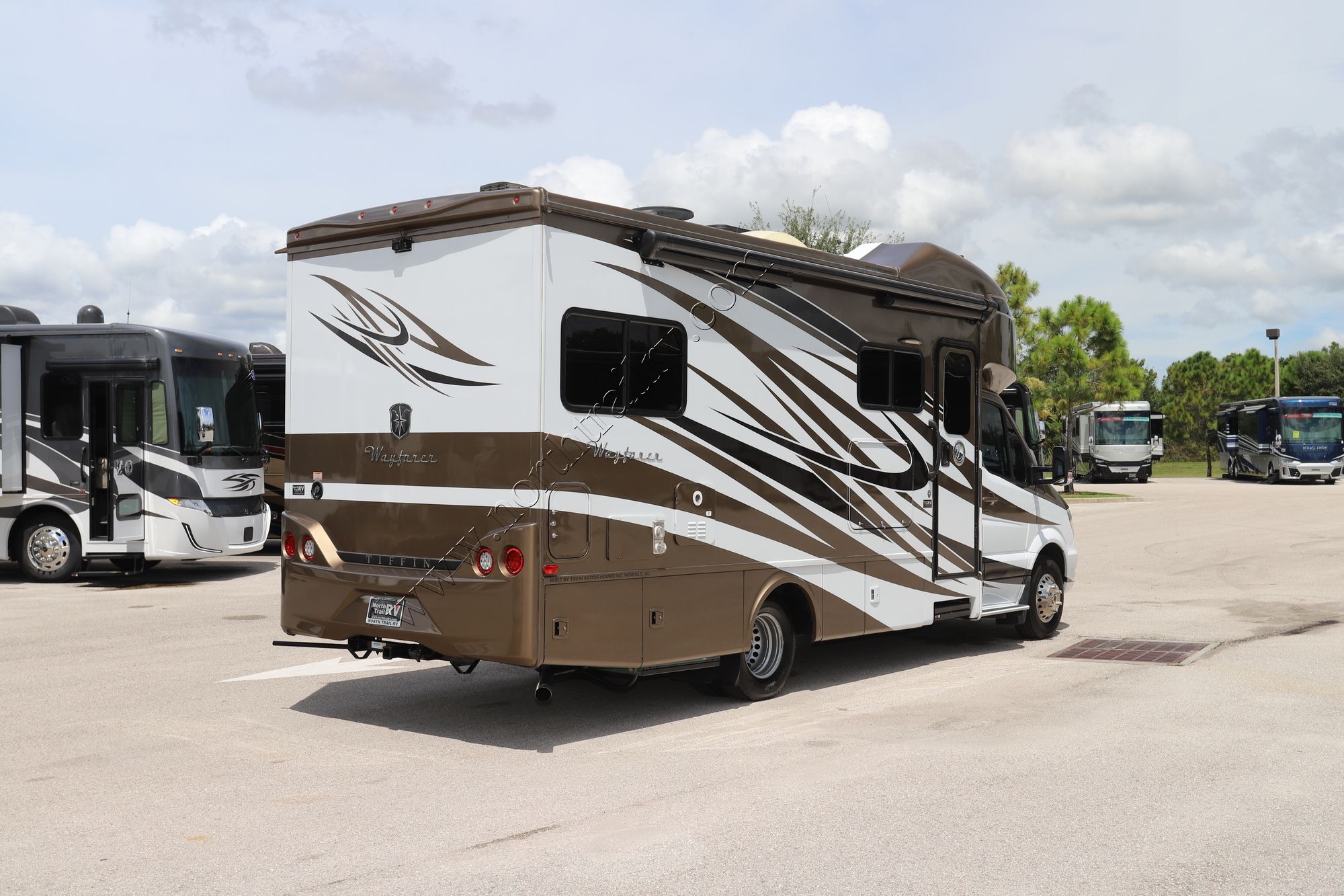 Used 2018 Tiffin Motor Homes Wayfarer 24TW Class C  For Sale