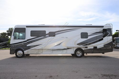 2023 Newmar Bay Star 3629