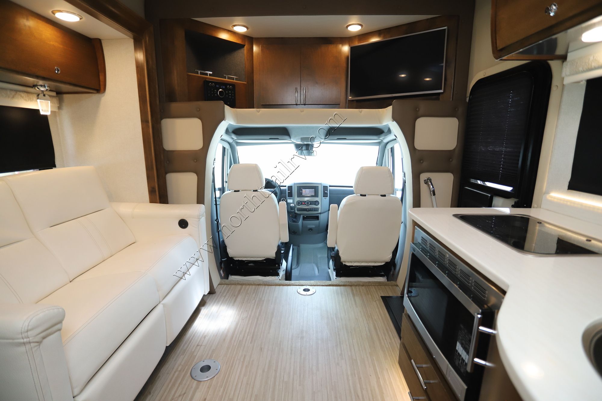 Used 2018 Tiffin Motor Homes Wayfarer 24TW Class C  For Sale