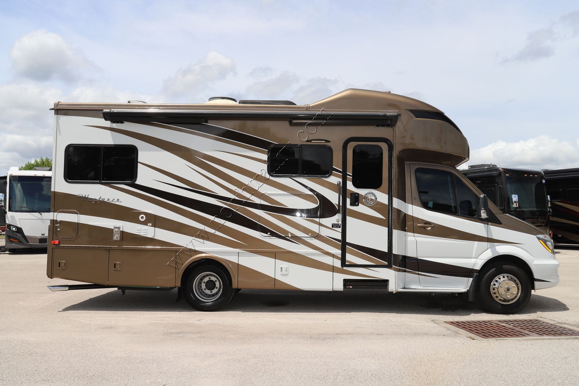 Used 2018 Tiffin Motor Homes Wayfarer 24TW Class C  For Sale