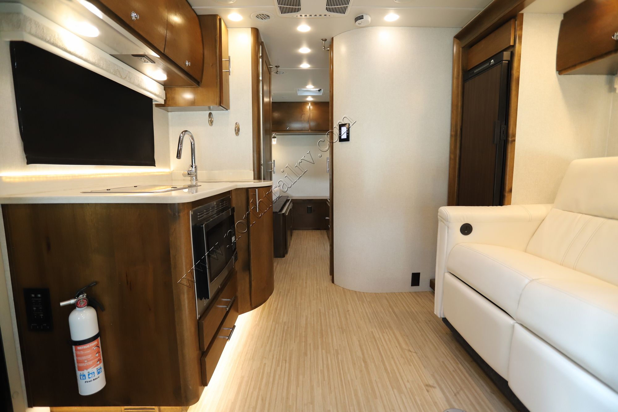 Used 2018 Tiffin Motor Homes Wayfarer 24TW Class C  For Sale