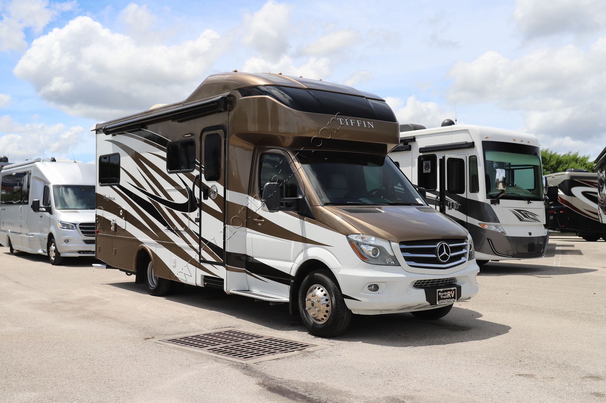 Used 2018 Tiffin Motor Homes Wayfarer 24TW Class C  For Sale