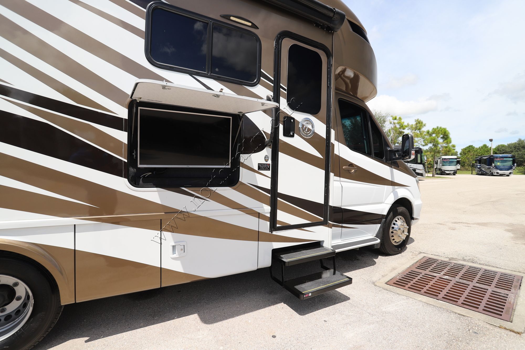 Used 2018 Tiffin Motor Homes Wayfarer 24TW Class C  For Sale