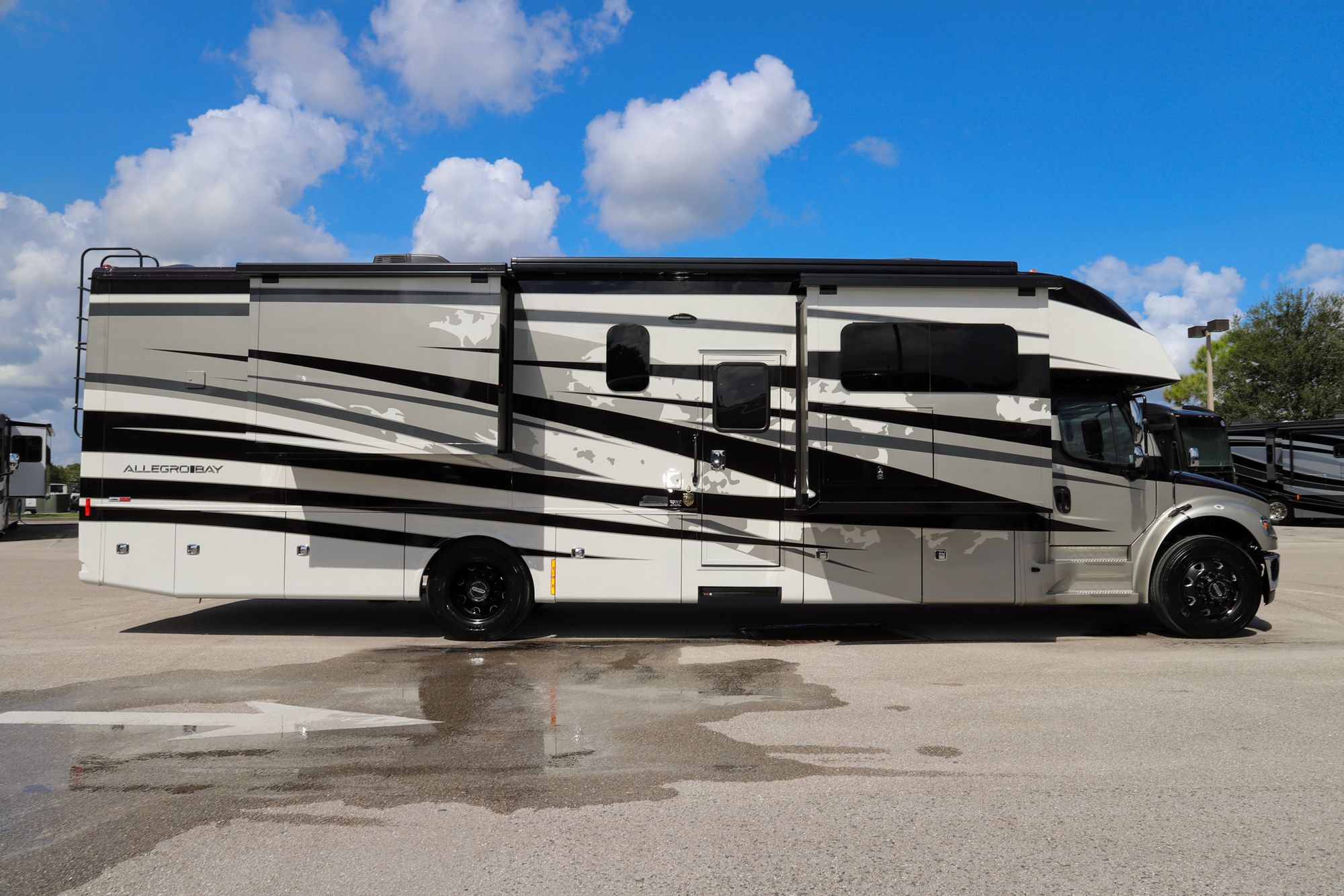 New 2022 Tiffin Motor Homes Allegro Bay 38BB Super C  For Sale