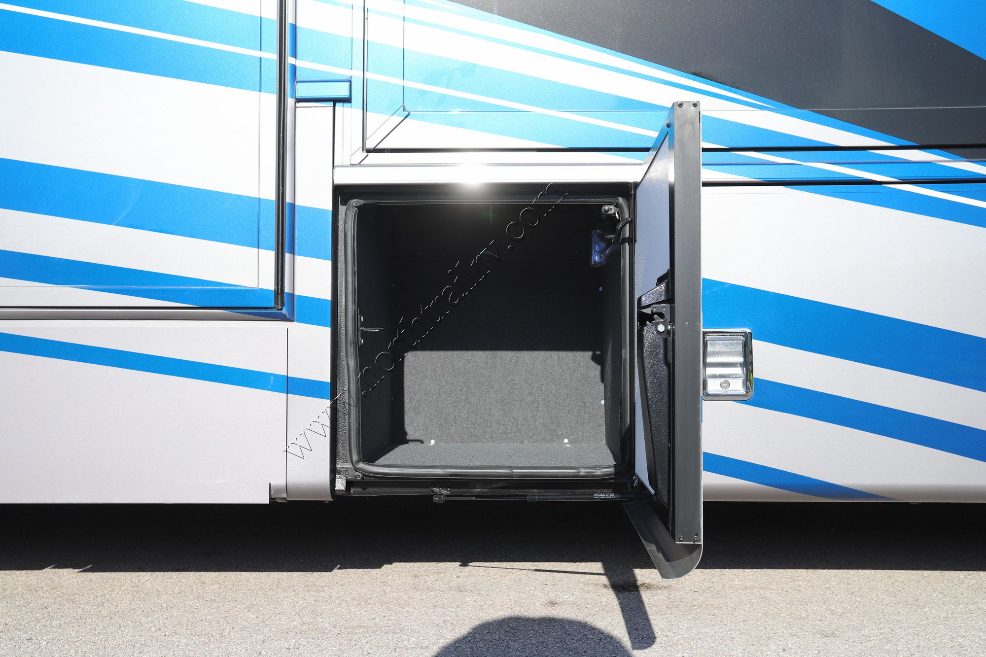 New 2022 Newmar Super Star 4061 Super C  For Sale