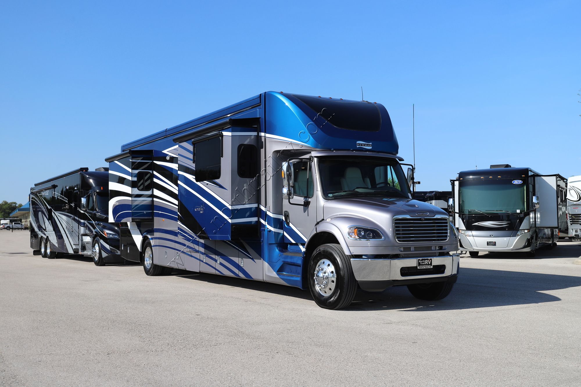 New 2022 Newmar Super Star 4061 Super C  For Sale