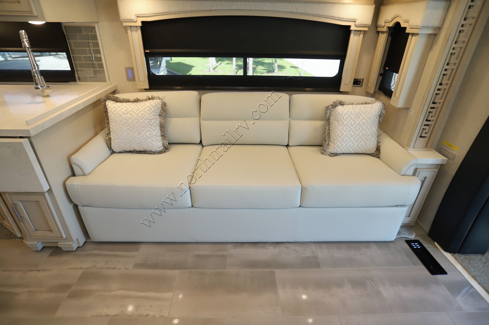 New 2022 Newmar Super Star 4061 Super C  For Sale