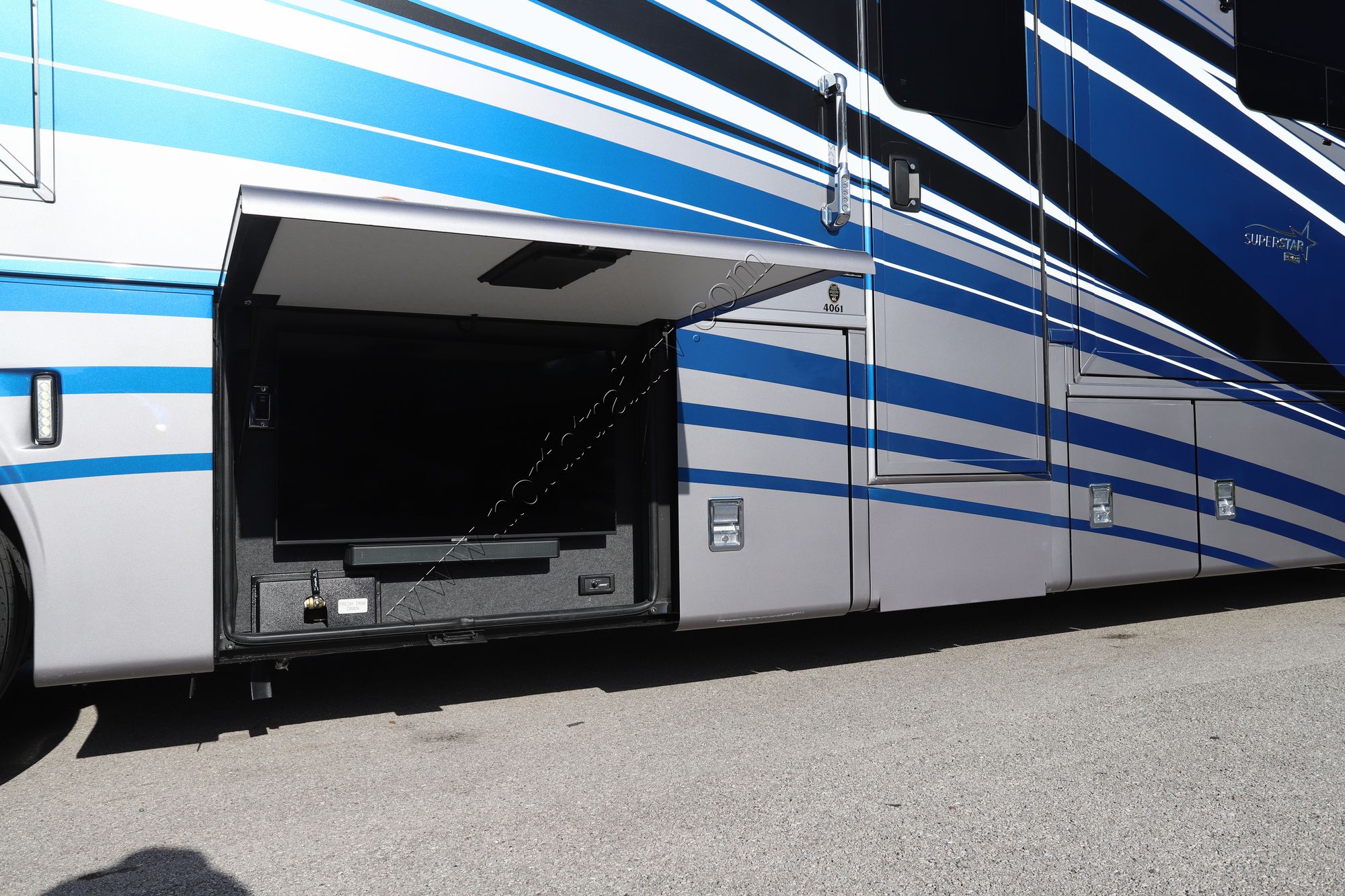 New 2022 Newmar Super Star 4061 Super C  For Sale