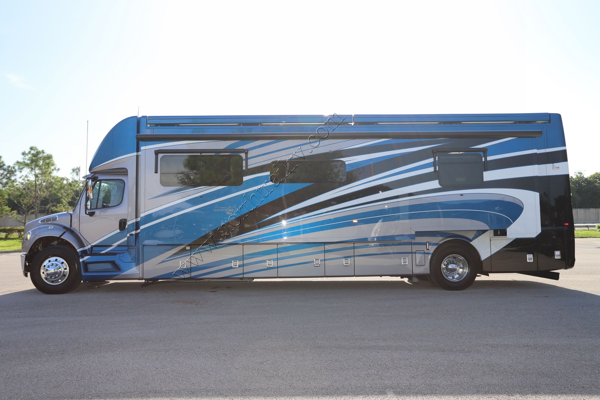 New 2022 Newmar Super Star 4061 Super C  For Sale