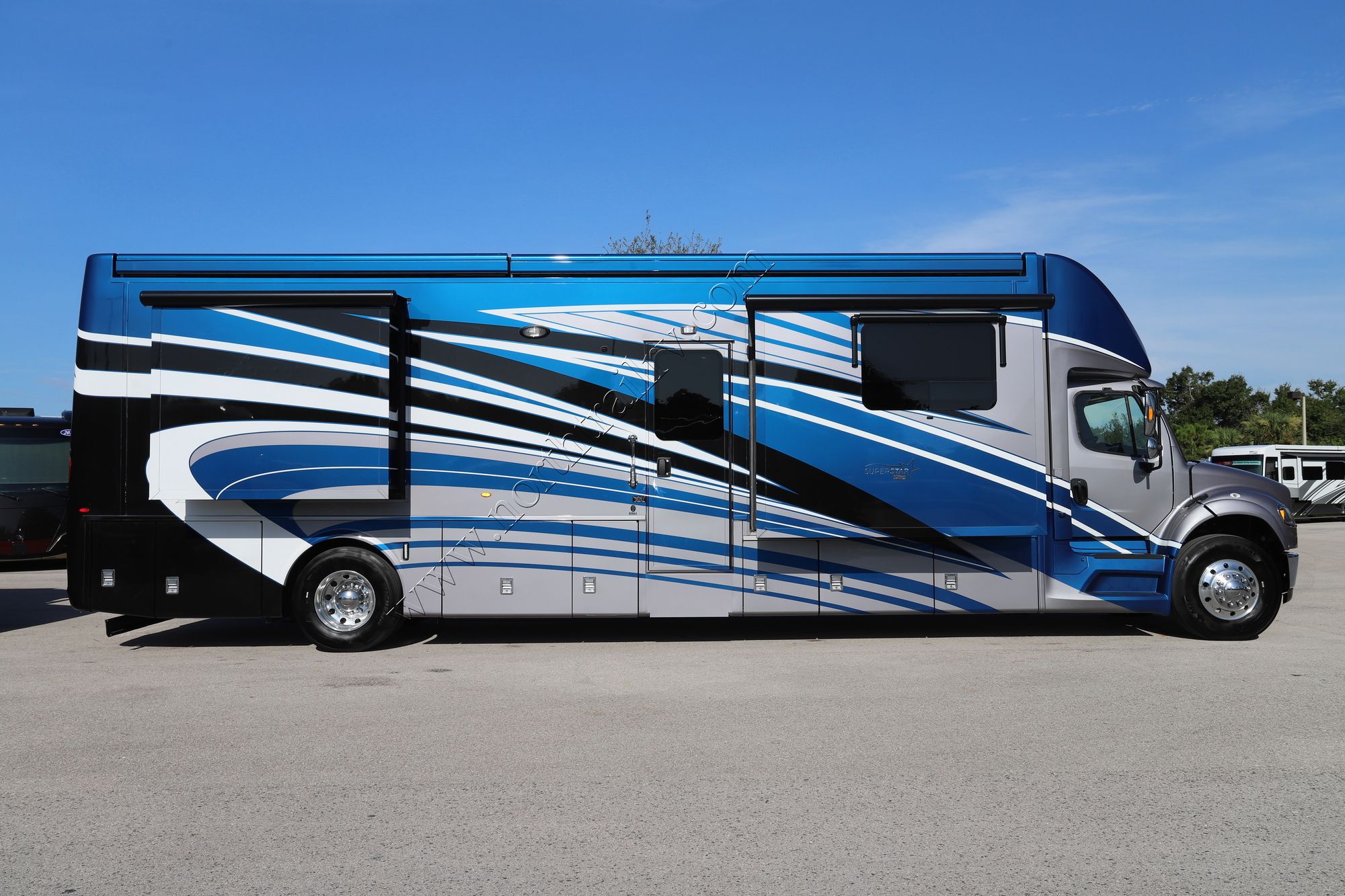 New 2022 Newmar Super Star 4061 Super C  For Sale