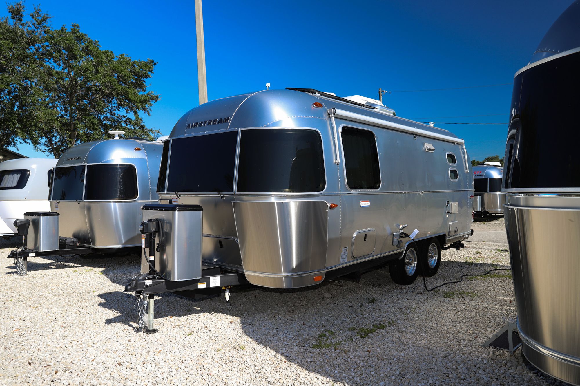 New 2023 Airstream International 23FB Travel Trailer  For Sale
