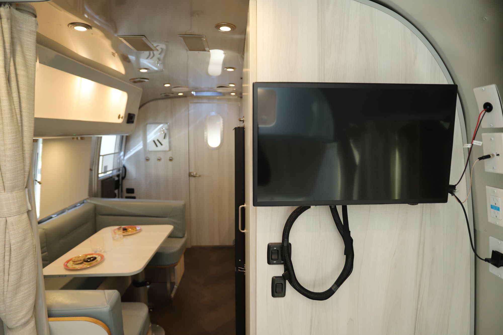 New 2023 Airstream International 23FB Travel Trailer  For Sale