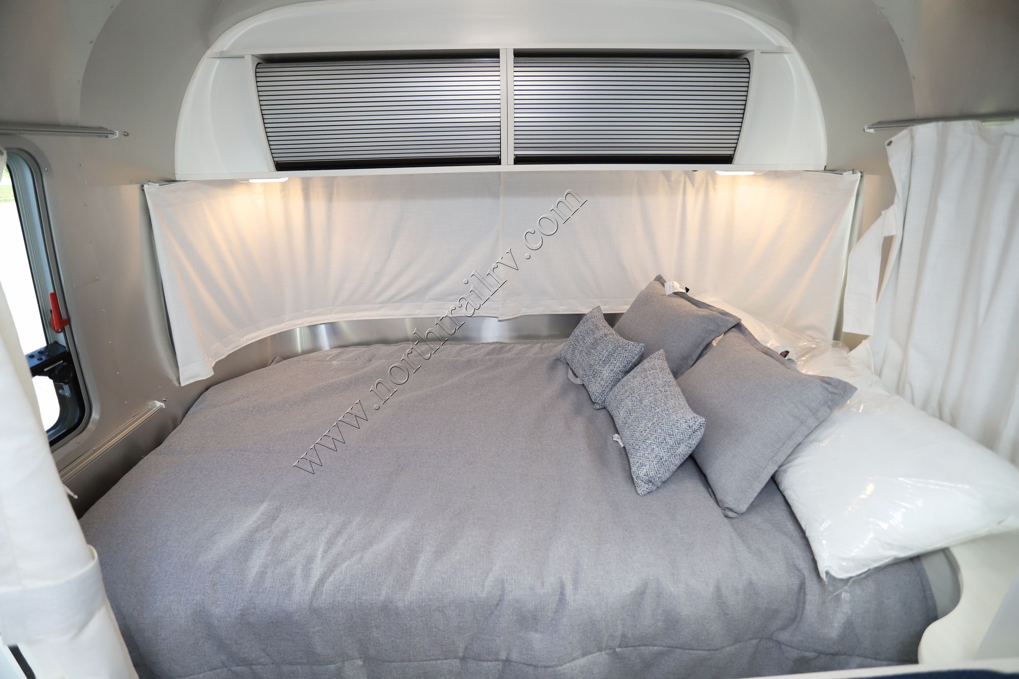 New 2023 Airstream Bambi 22FB Travel Trailer  For Sale