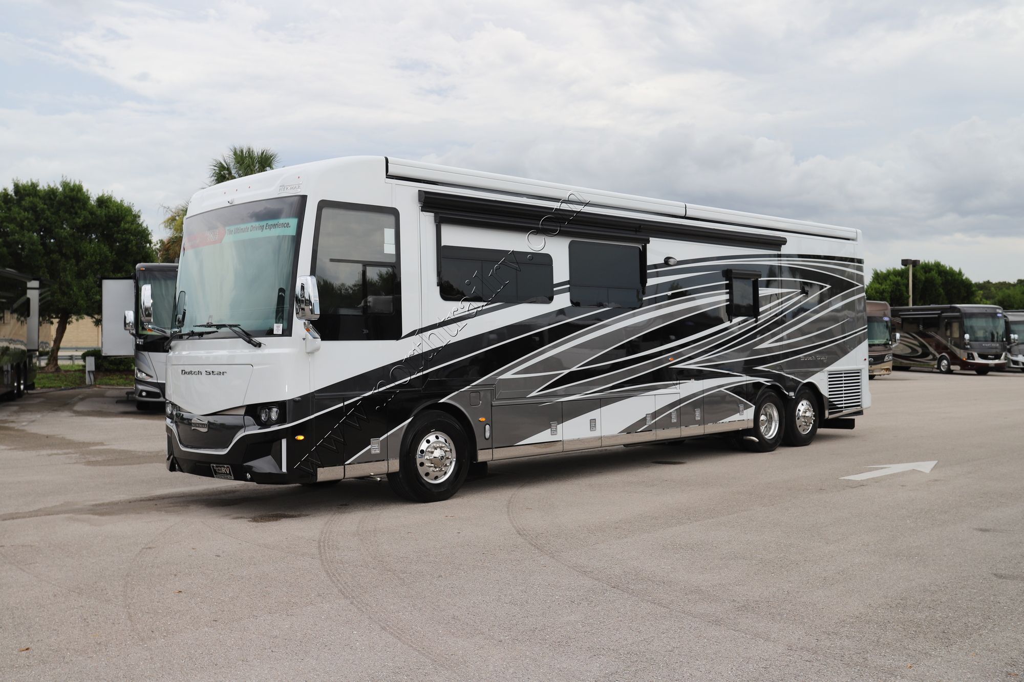 New 2023 Newmar Dutch Star 4369 Class A  For Sale