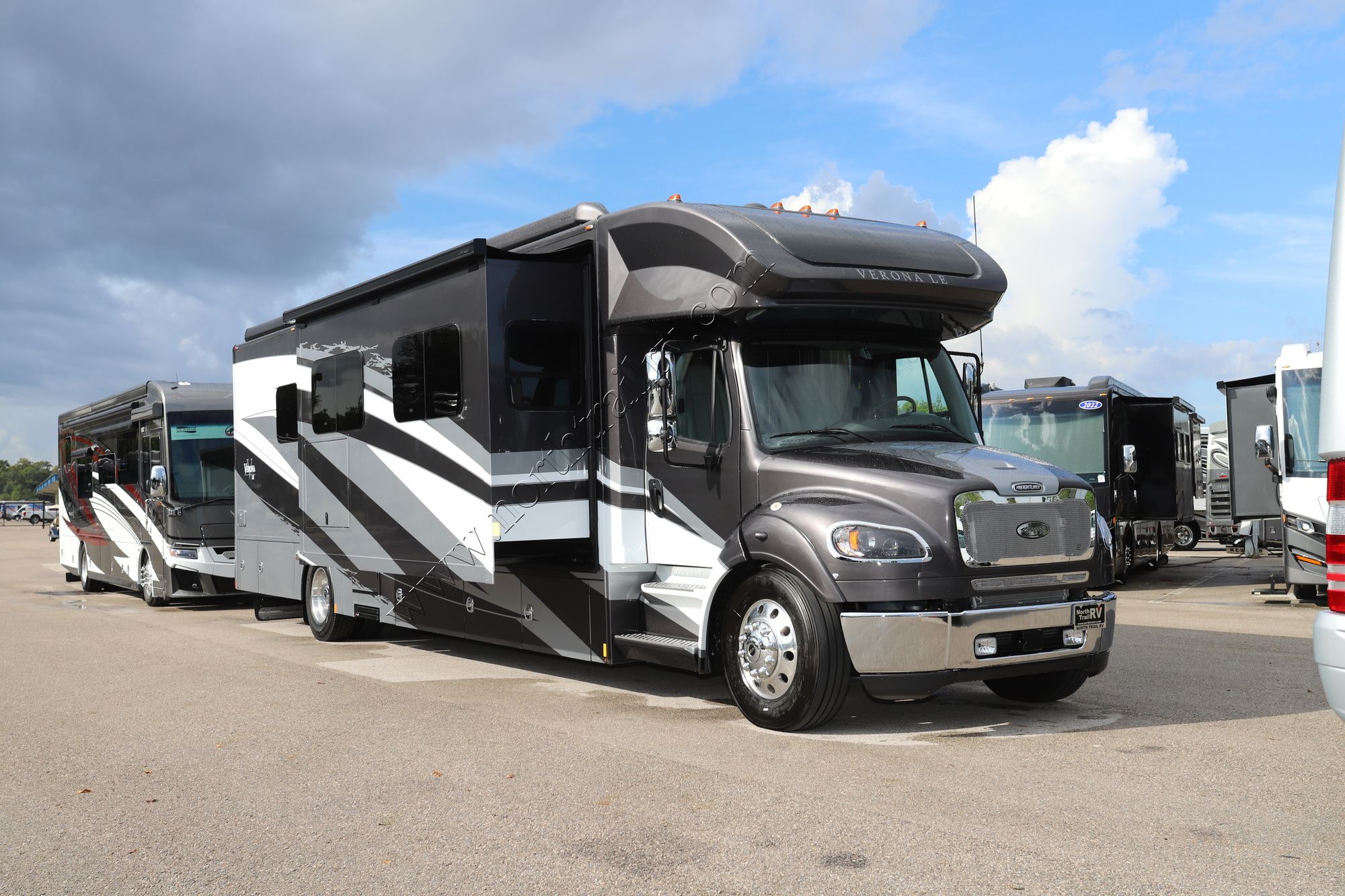 New 2023 Renegade Rv Verona Le 40LRB Super C  For Sale