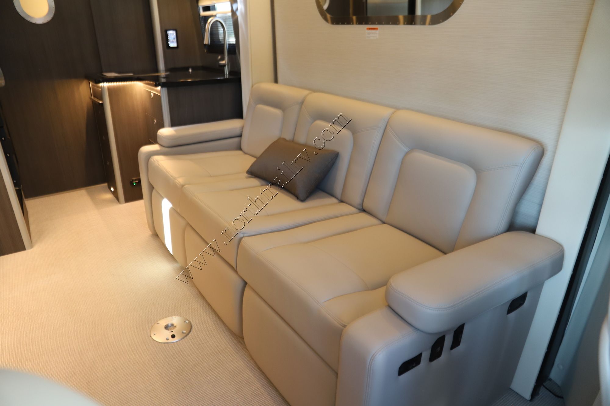 New 2022 Airstream Atlas MURPHY SUITE Class C  For Sale